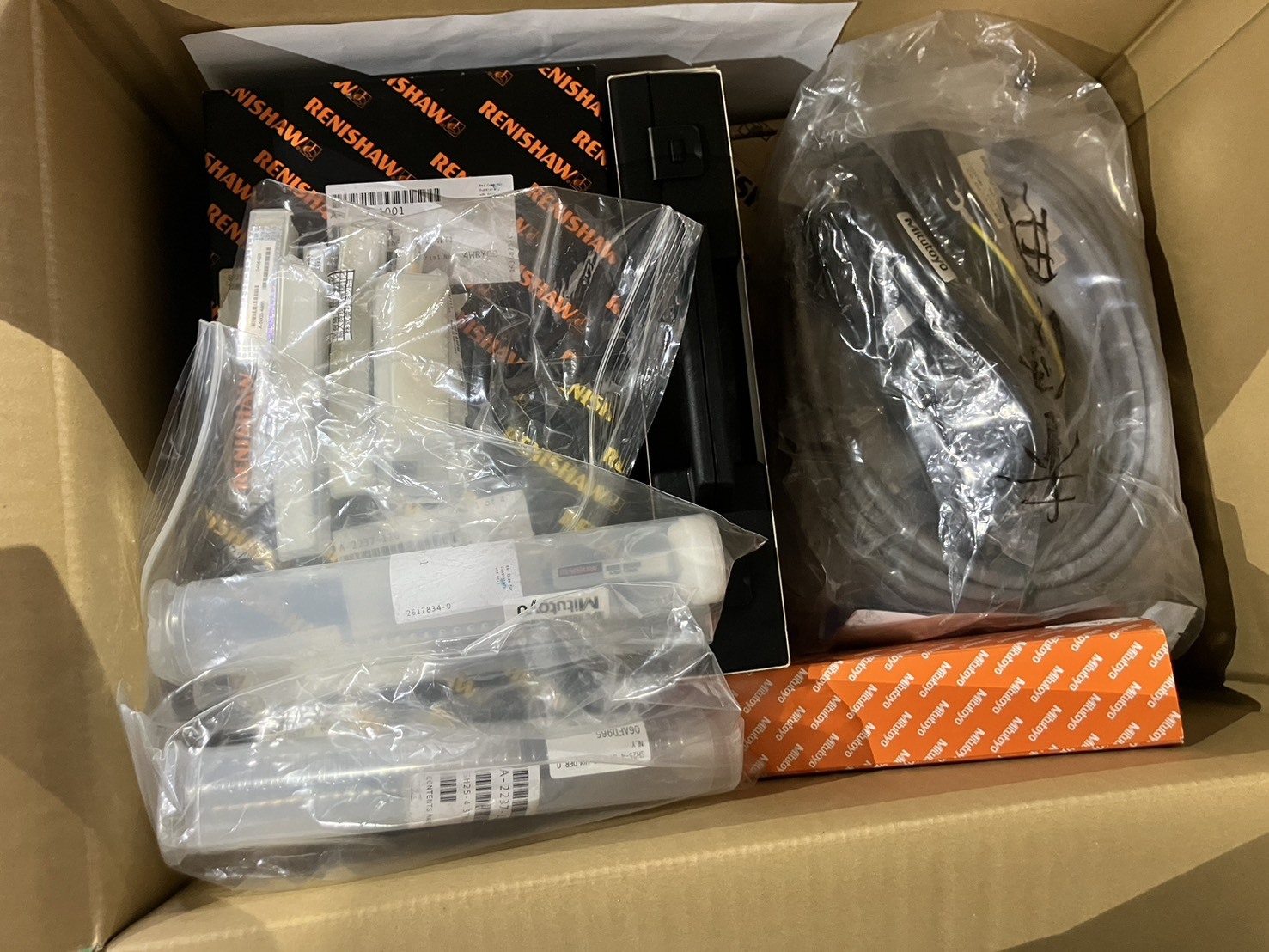 ミツトヨ 三次元測定機 CRYSTA Apex V121210