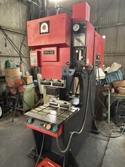 アマダ 万能油圧ベンダー SPH-30C
