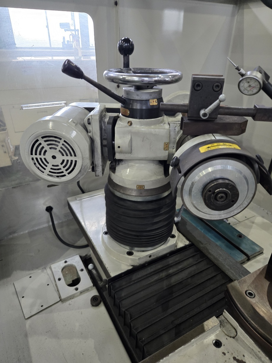 伊藤製作所 一軸NCエンドミル研削盤 DP-640NC