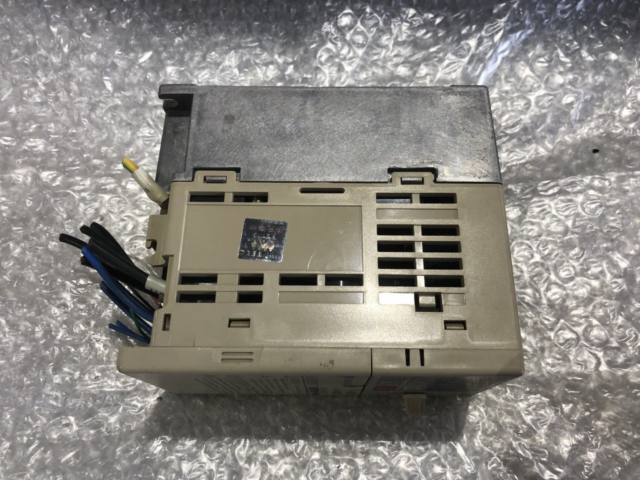 安川電機 YASKAWA ELECTRIC インバーター VS-606V7