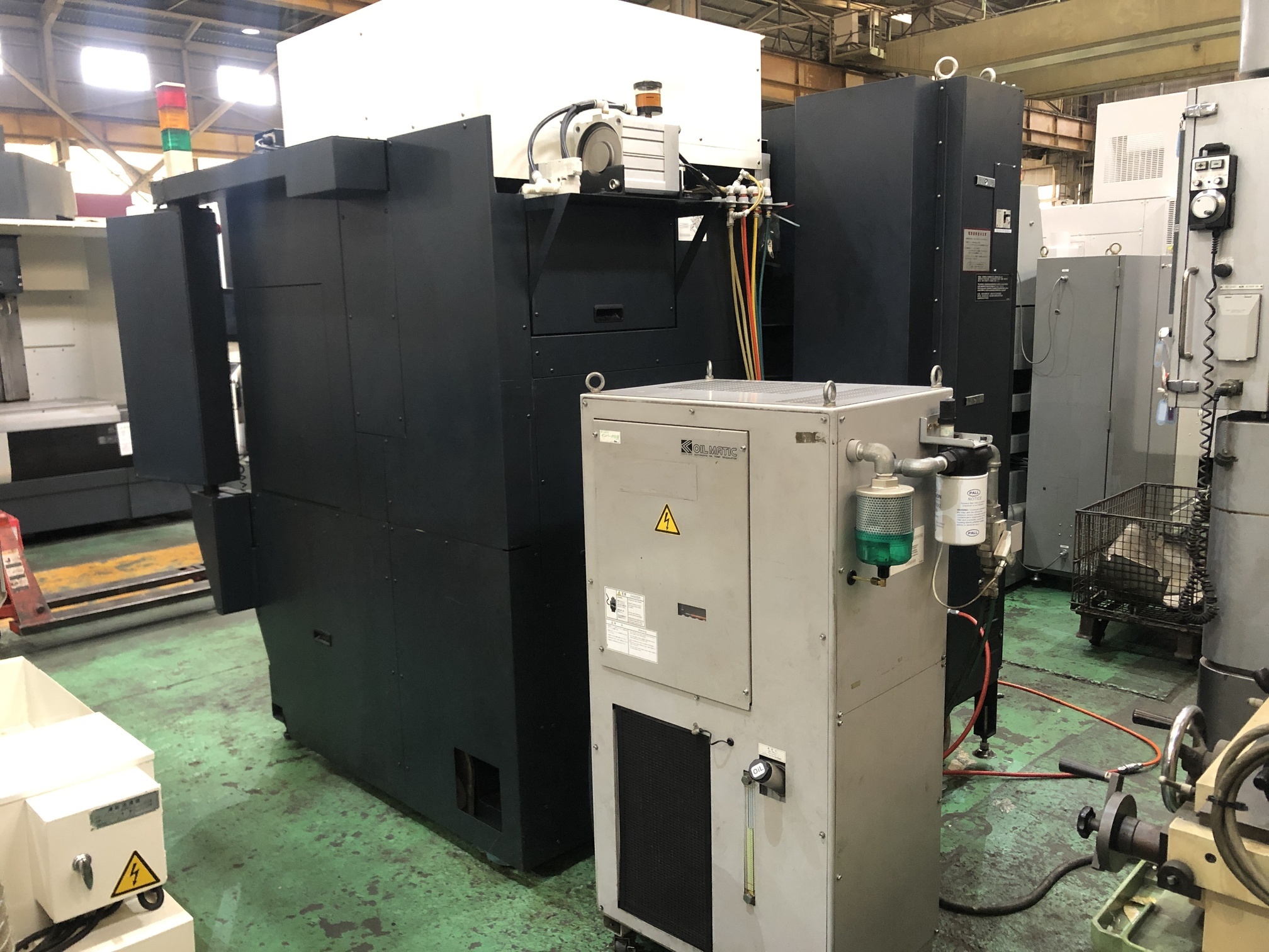 マキノ/牧野フライス製作所 立形マシニングセンター V22