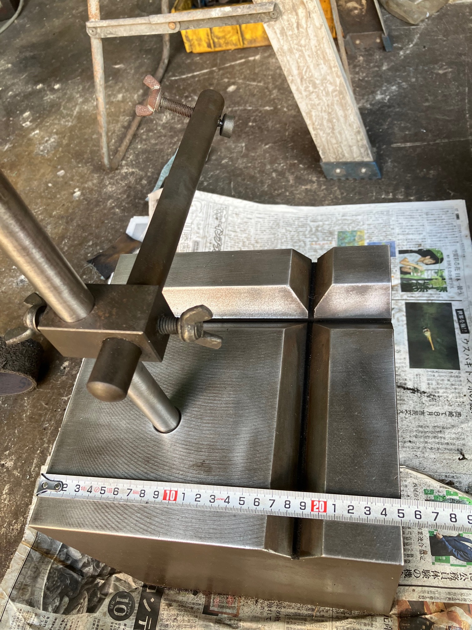 V溝付き桝形ブロック 250＊250