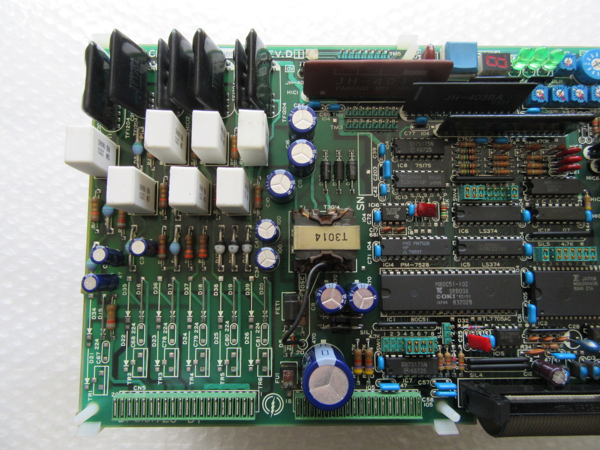 安川電機 YASKAWA ELECTRIC サーボパック SERVOPACK CACR-SR 05SB1AF【検品済み】