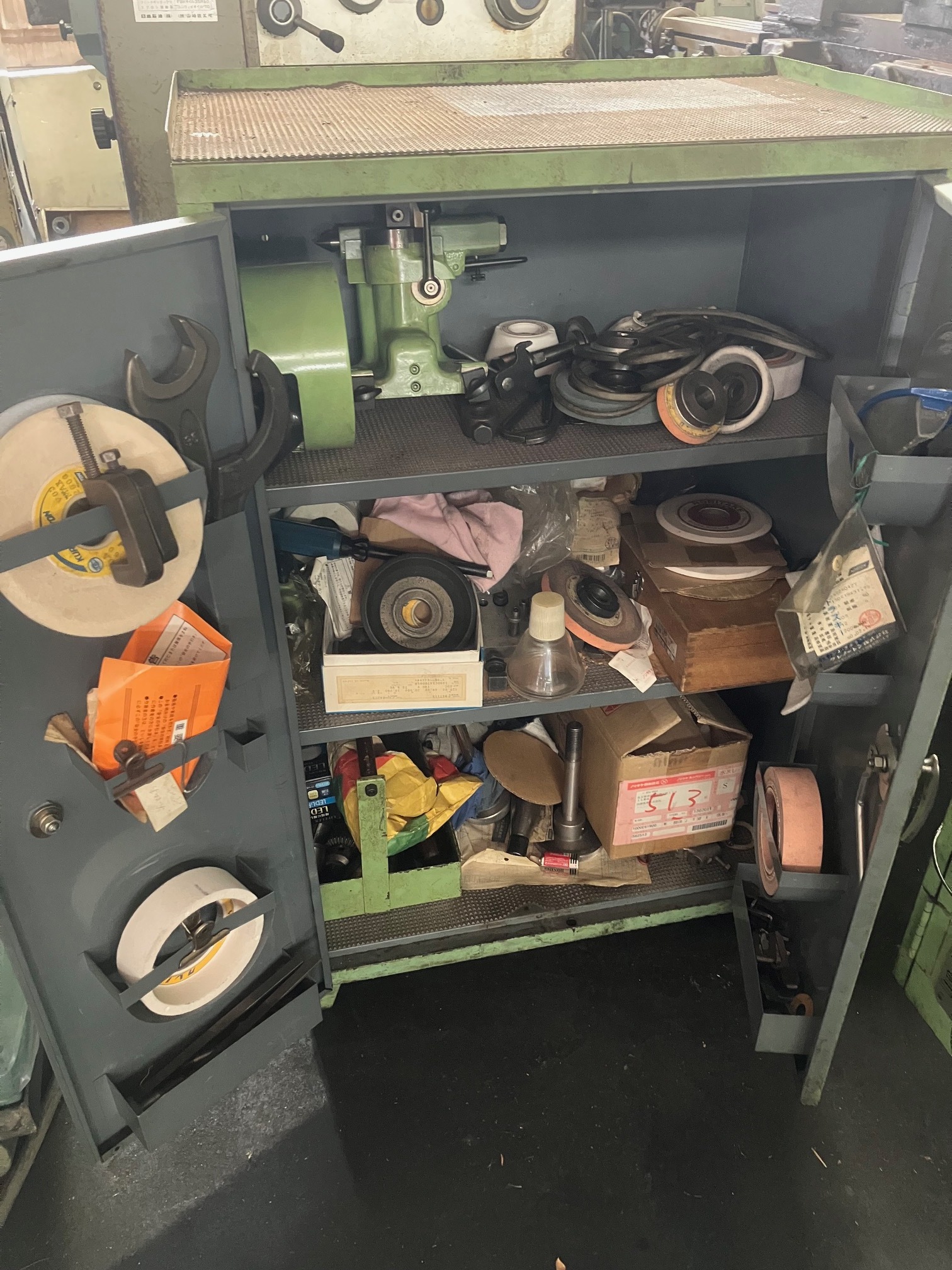 牧野 万能工具研削盤（万能工具研磨） C-40