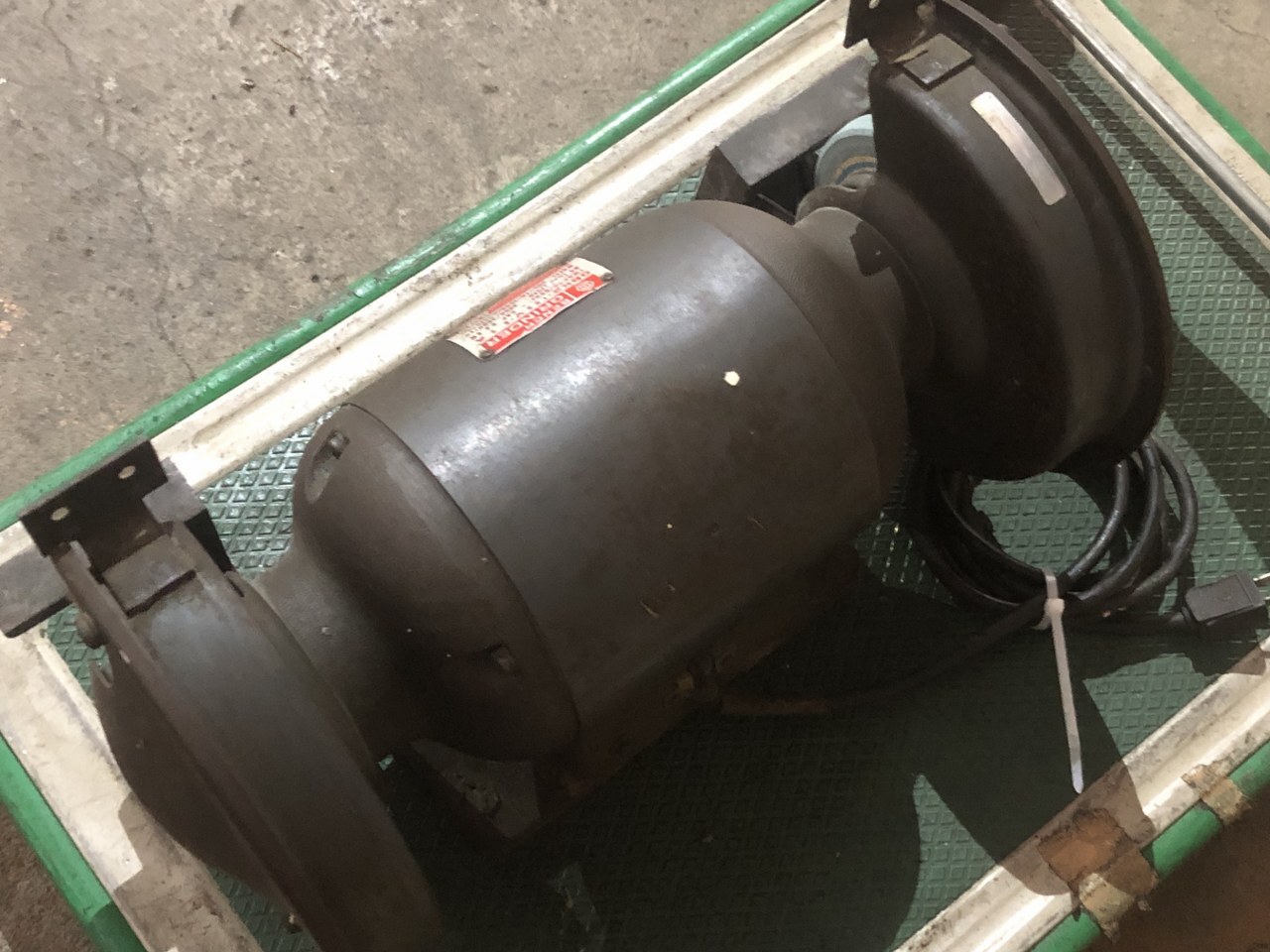 日立工機/HITACHI KOKI 両頭グラインダー GBK2