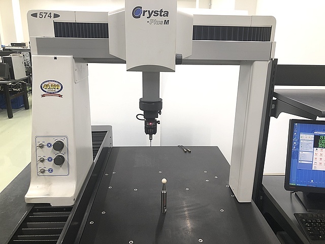 ミツトヨ 三次元測定機 Crysta-Plus M574