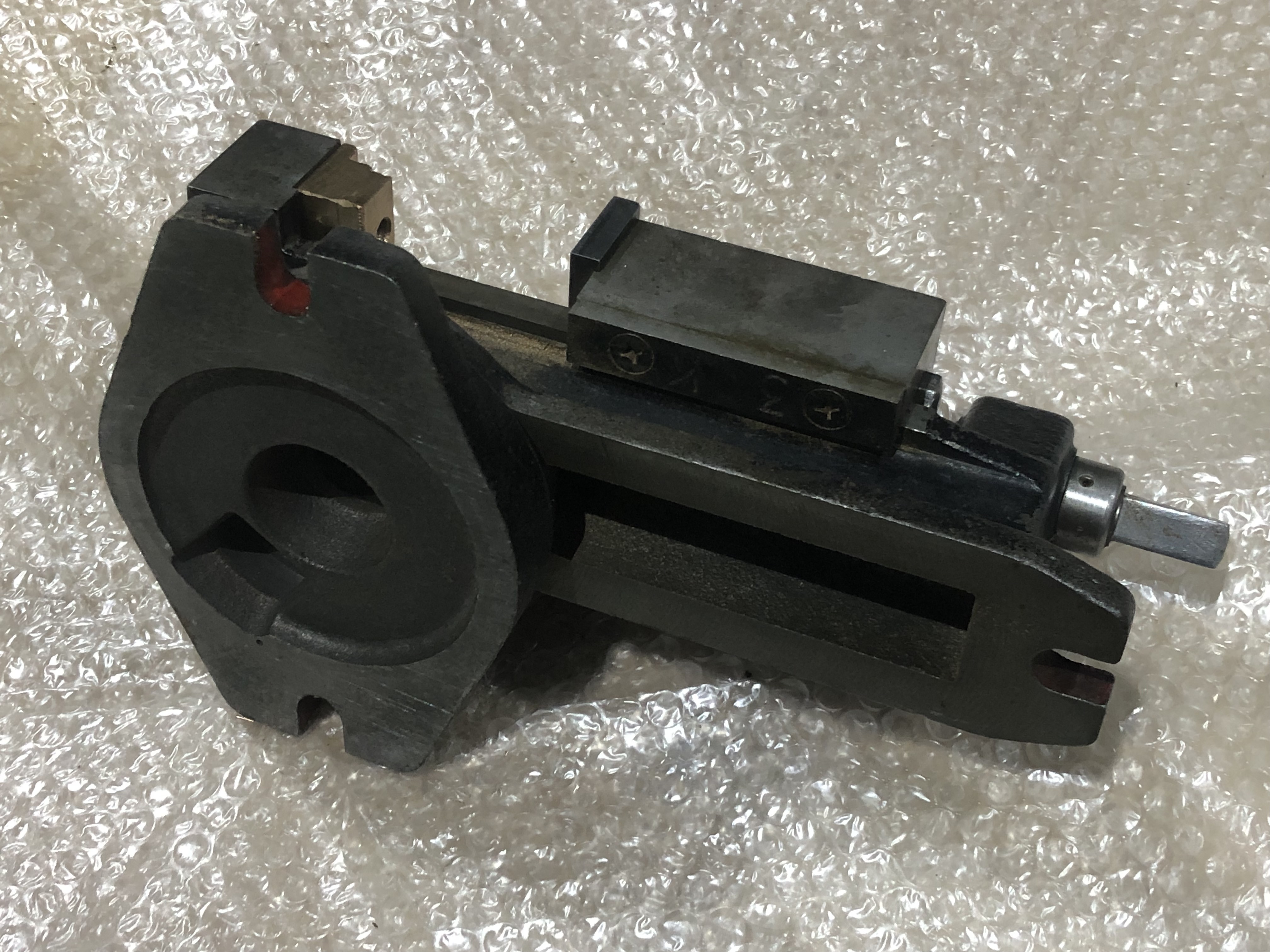 K.K.K. バイス 口幅90mm　口高35mm　口開80mm