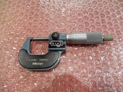 ミツトヨ カウント外側マイクロメーター M820-25  193-111