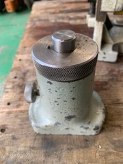 津田駒工業 万能割出台