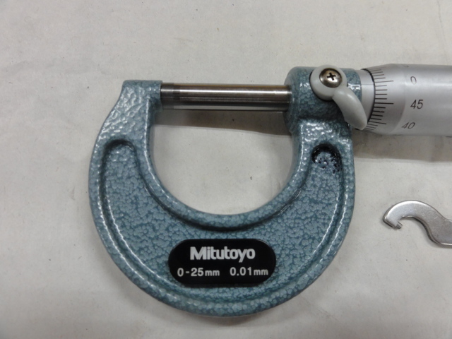 MITUTOYO｜ミツトヨ 外側マイクロメーター M110-25