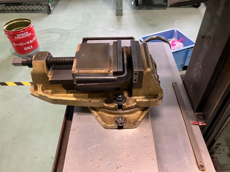 理研製鋼 万能フライス盤 RTM-2