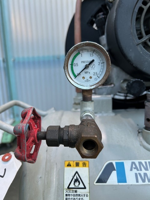 岩田塗装機工 コンプレッサー 0.75KW