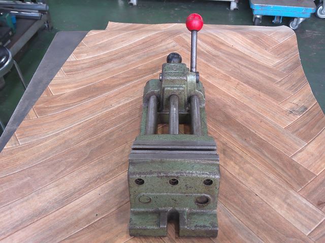 ナベヤ(ERON) クランプマスターバイス EVS100-4