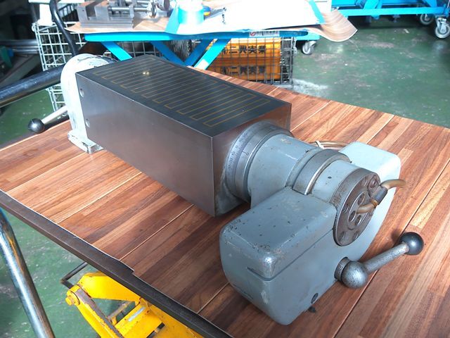 日進 可傾式電磁チャック（サインバー） 270RC
