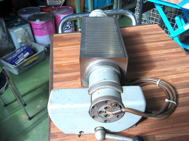 日進 可傾式電磁チャック（サインバー） 270RC