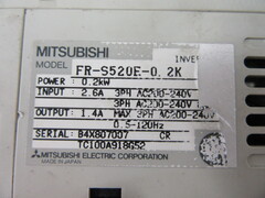 三菱電機/MITSUBISHI インバータ  FR-S520E-0.2K