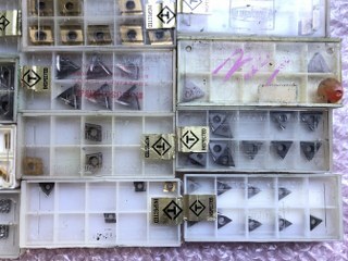 様々なメーカーがあります。 チップセット 【チップセット】様々なサイズがあります。