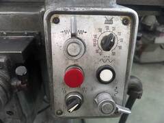 牧野フライス製作所 立フライス盤（ラム型） KVP-55