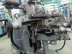 牧野フライス製作所 立フライス盤（ラム型） KVP-55
