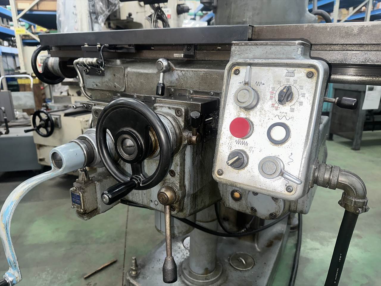 牧野フライス製作所 立フライス盤（ラム型） KVP-55