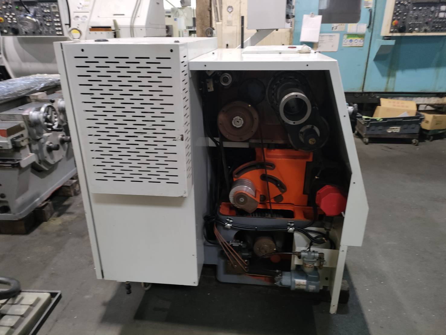 滝澤鉄工所 フラット型NC旋盤 TAC510×1000
