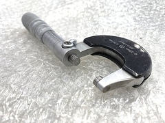 ミツトヨ 外側ミクロンマイクロメーター OMM-25(109-101)