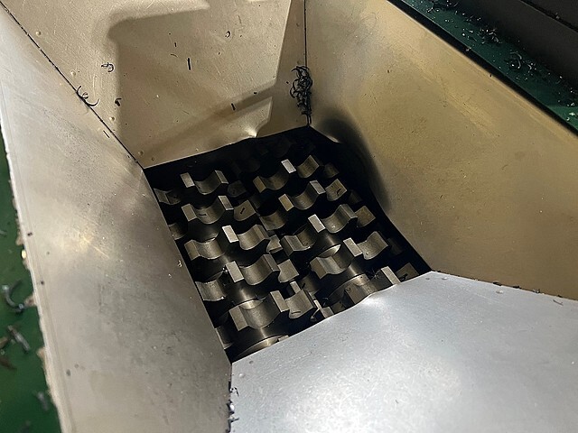 クリエイトエンジニアリング 自動切粉粉砕圧縮機 VNP-25E-65F