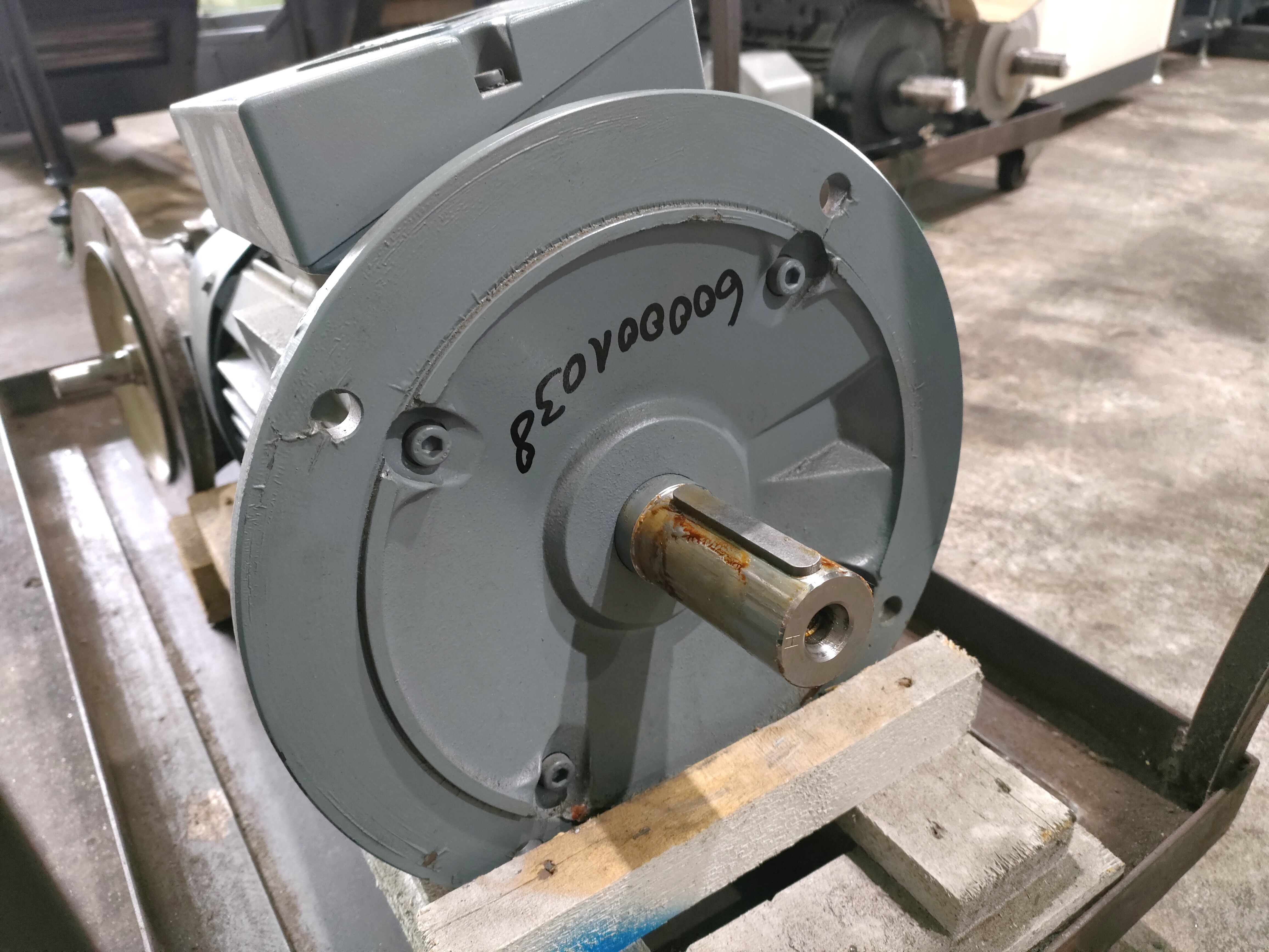 VEM mortors GmgH  IECモーター K21R 132S 4