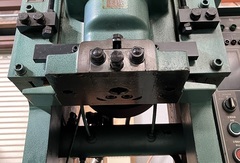 アマダワシノ 15tパワープレス PUX15-KRD