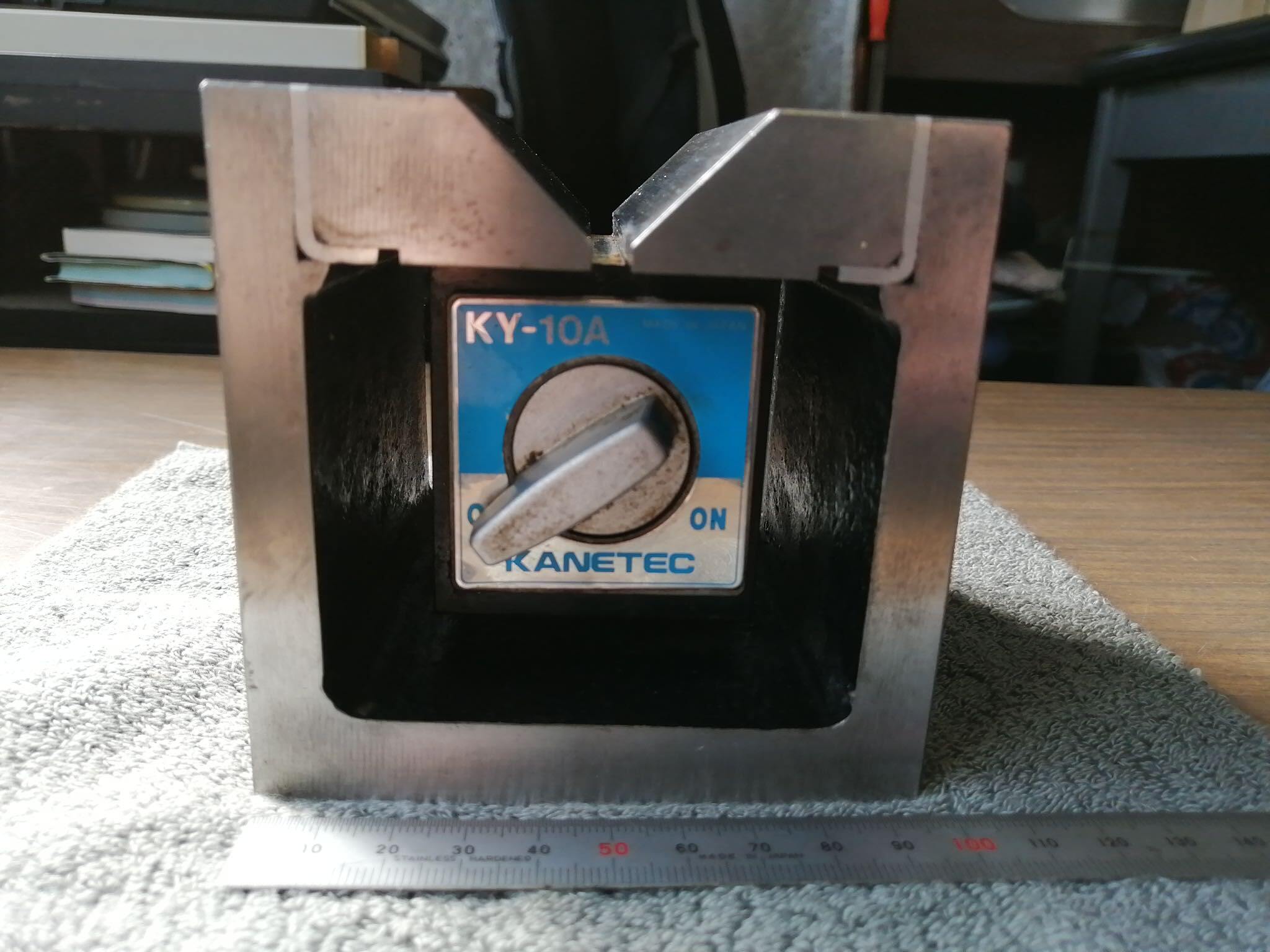 カネテック 桝形マグネットブロック KY-10A