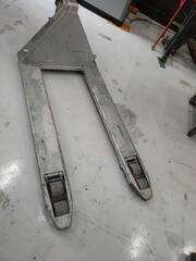 ビシャモン ハンドパレットトラック