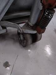 ビシャモン ハンドパレットトラック