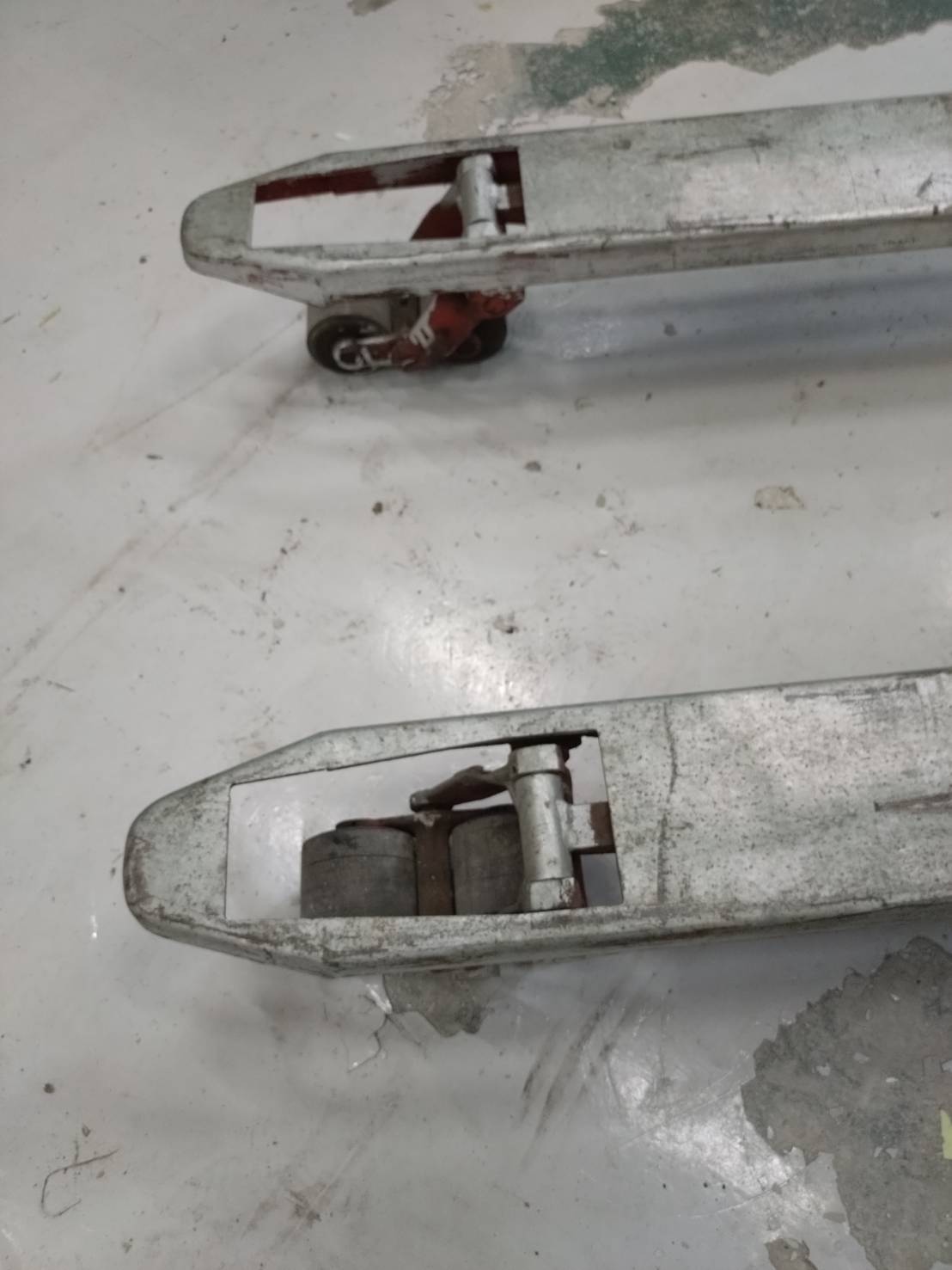 ビシャモン ハンドパレットトラック