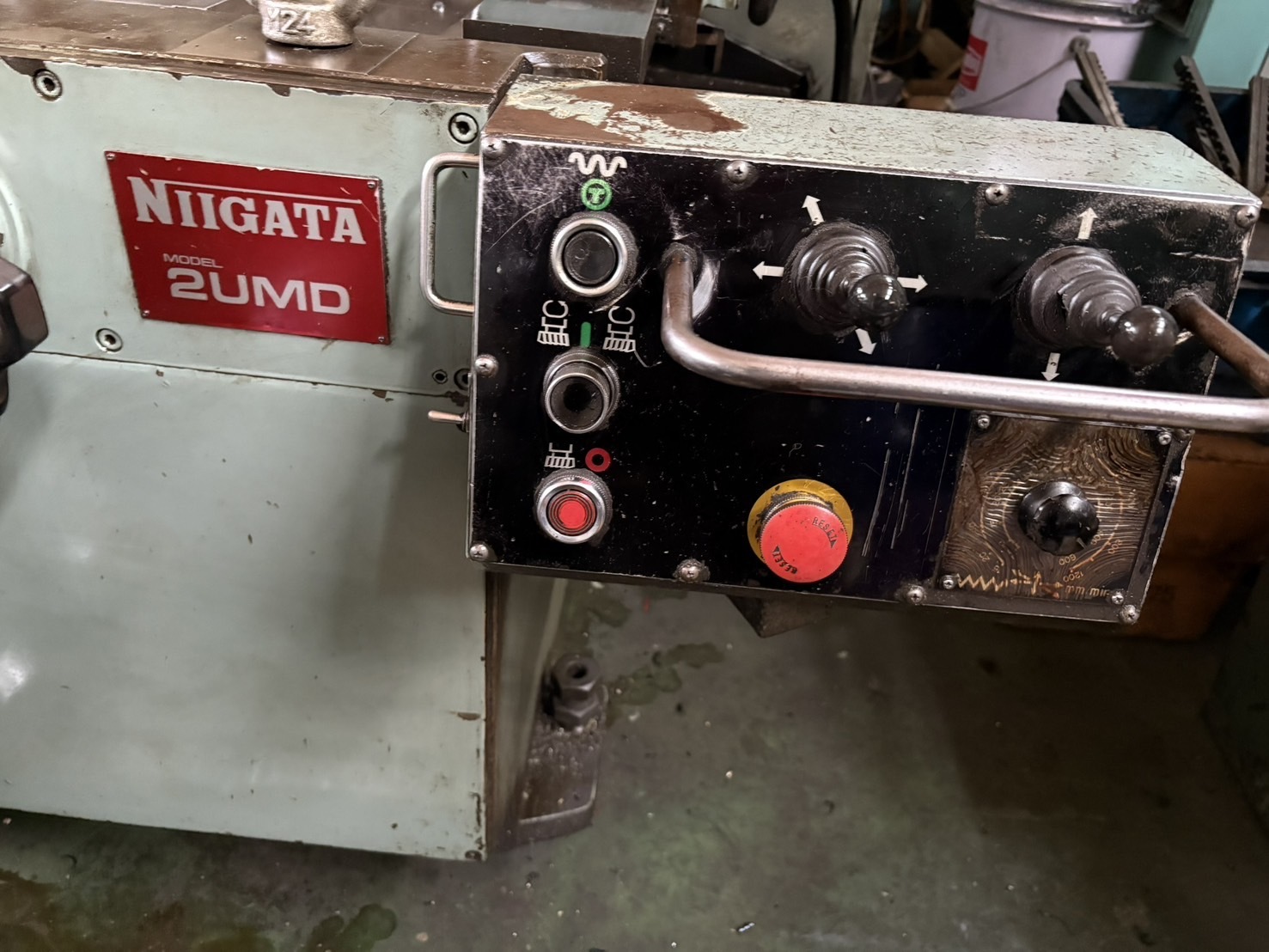 新潟鐵工所 万能フライス盤 2UMD