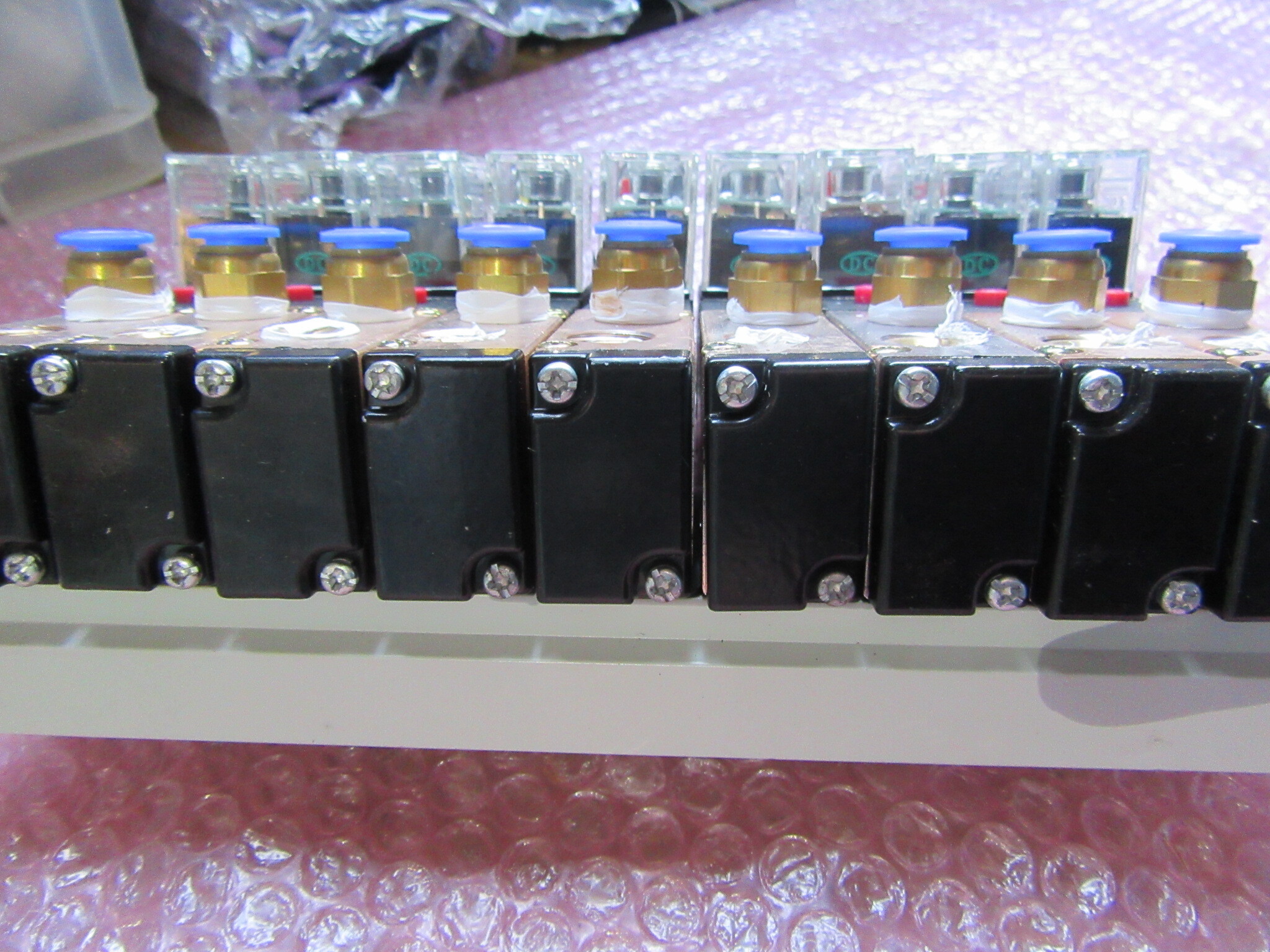AKS 電気電磁弁 4V210-08 | マシンライフ 中古機械情報