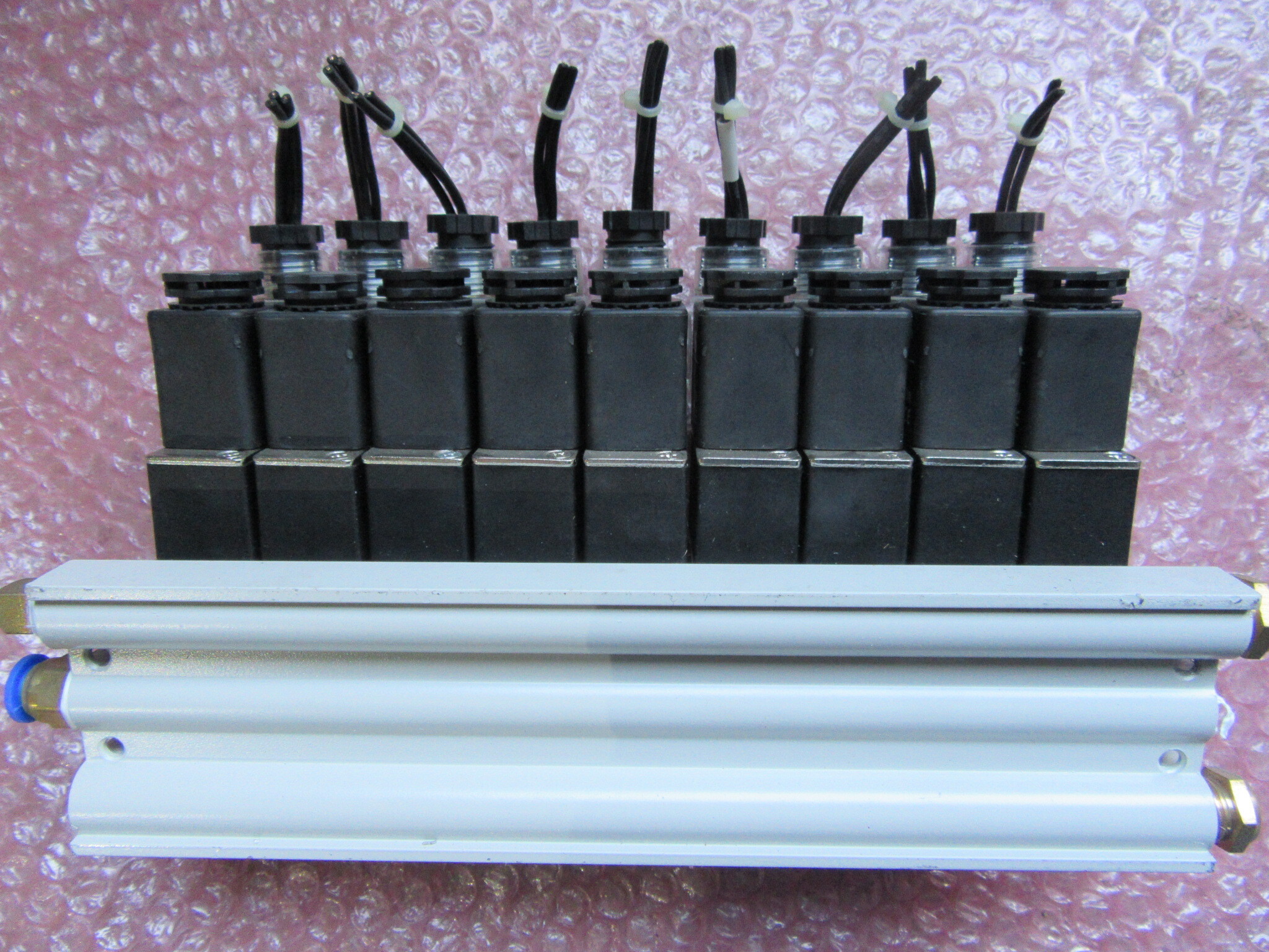 【中古】アンベルソ電気磁気ユニット AKS 電気電磁弁 4V210-08 | マシンライフ 中古機械情報