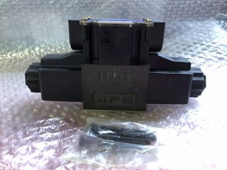 YUKEN KOGYO 電磁切換弁 【電磁切換弁】DSG-01-3C2-A100-60