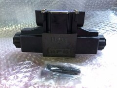 YUKEN KOGYO 電磁切換弁 【電磁切換弁】DSG-01-3C2-A100-60