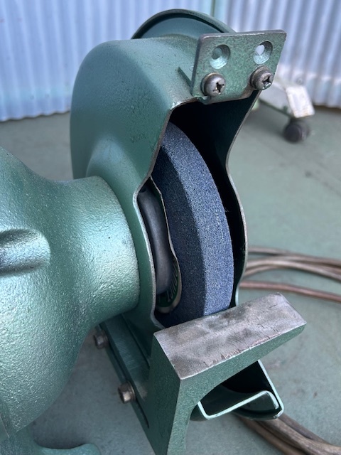 HITACHI　255mm200V両頭グラインダー　ABT4 HITACHI/日立 ABT4 255mm卓上グラインダ 両頭グラインダー 台付き
