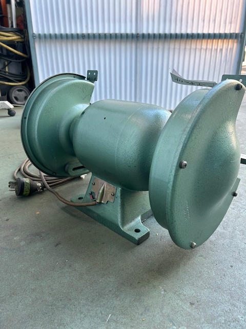 HITACHI　255mm200V両頭グラインダー　ABT4 HITACHI/日立 ABT4 255mm卓上グラインダ 両頭グラインダー 台付き