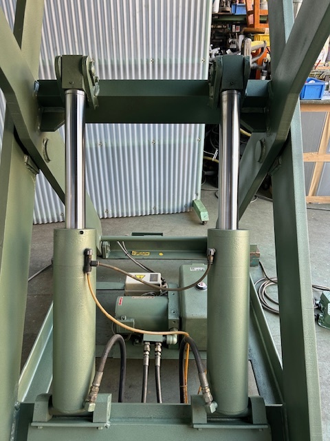 河原 テーブルリフター K2012