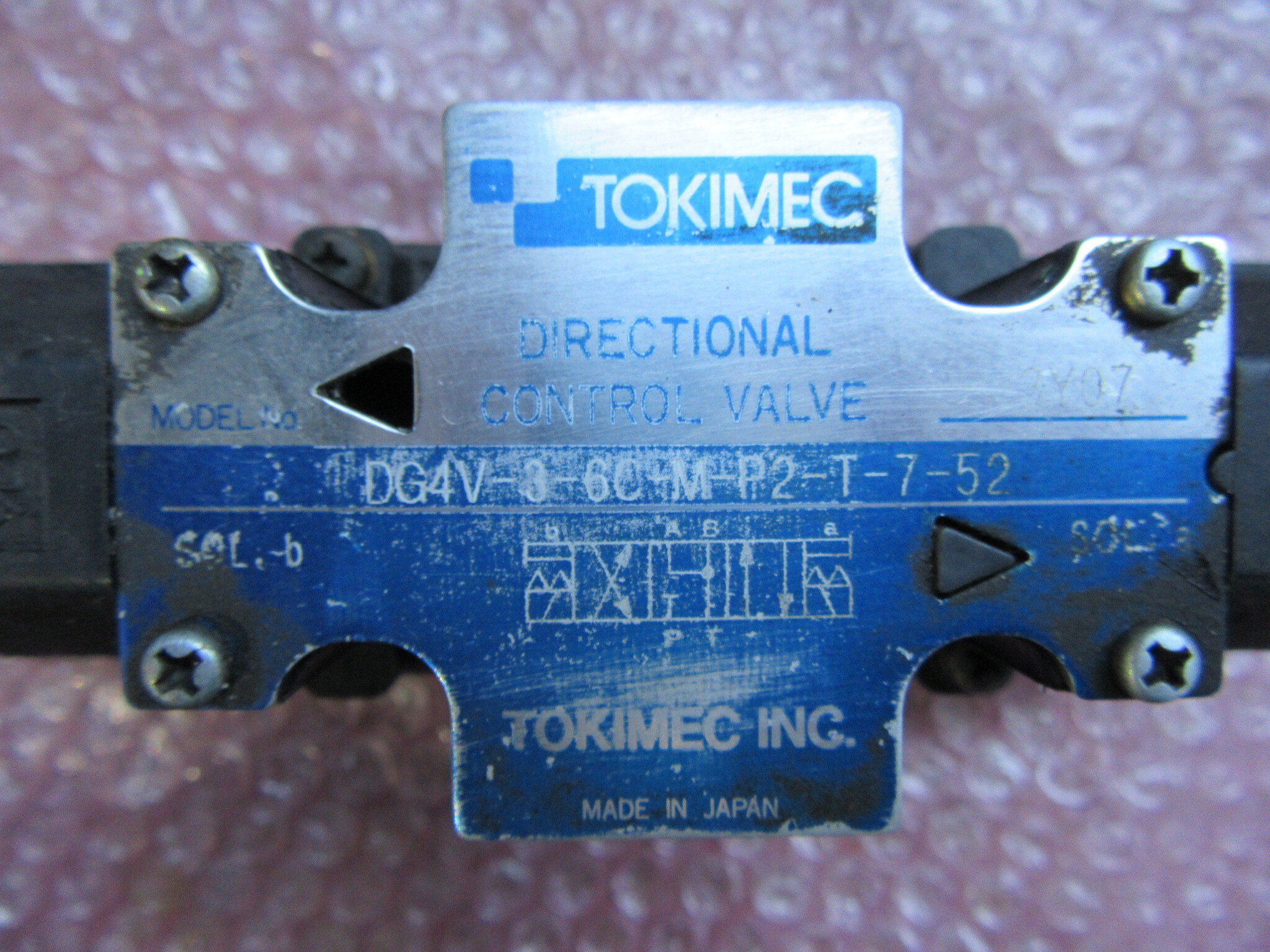 TOKIMEC 電磁切替弁 DG4V-3-60-M-P2-T-7-52