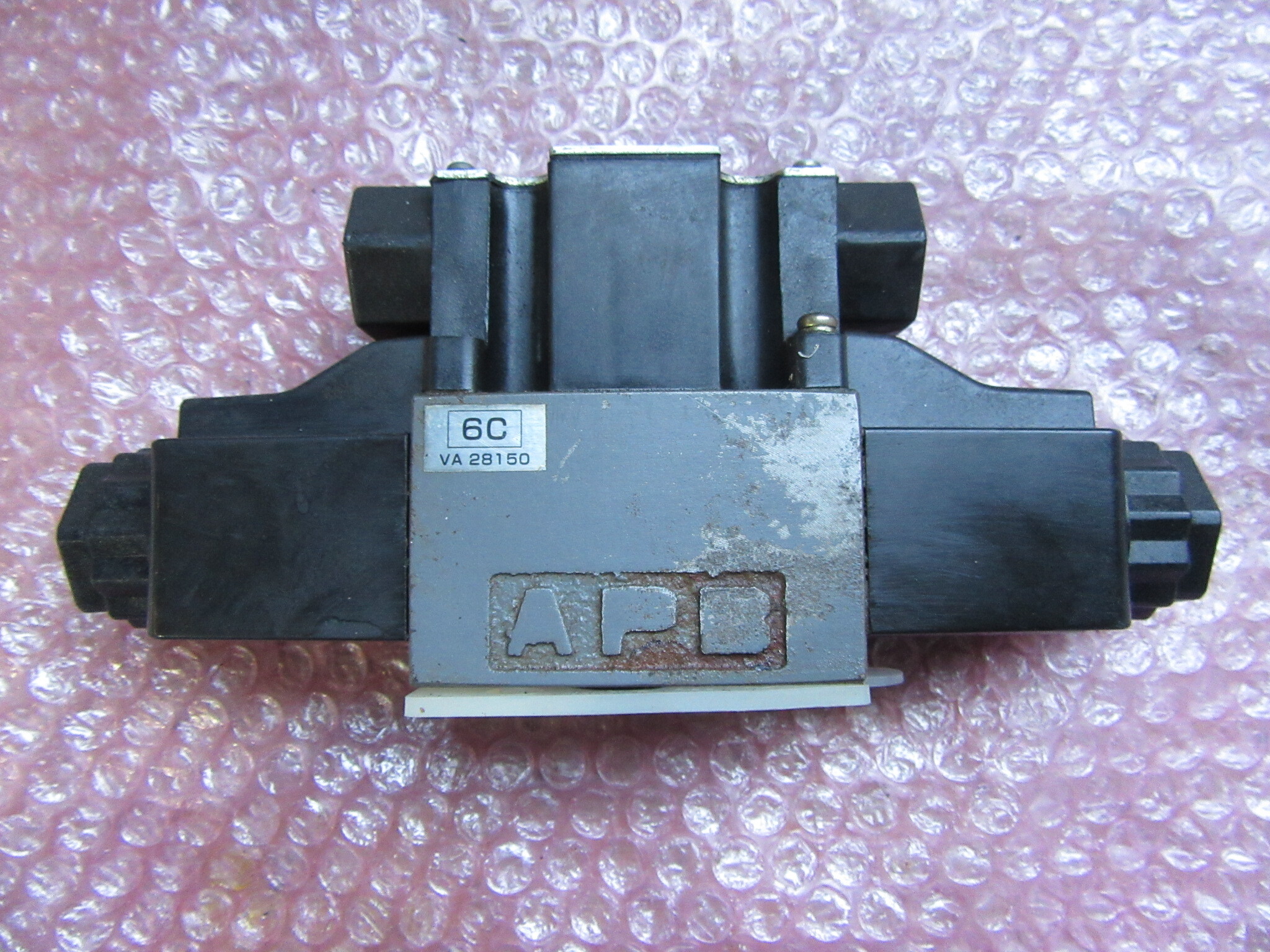 TOKIMEC 電磁切替弁 DG4V-3-60-M-P2-T-7-52