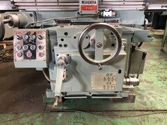 新潟 万能フライス 3UM