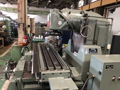 新潟 万能フライス 3UM