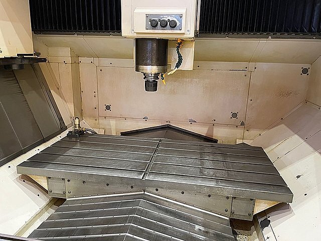 オークマ 立型マシニングセンター MB-66VB
