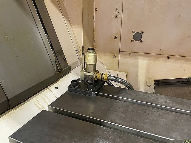 オークマ 立型マシニングセンター MB-66VB
