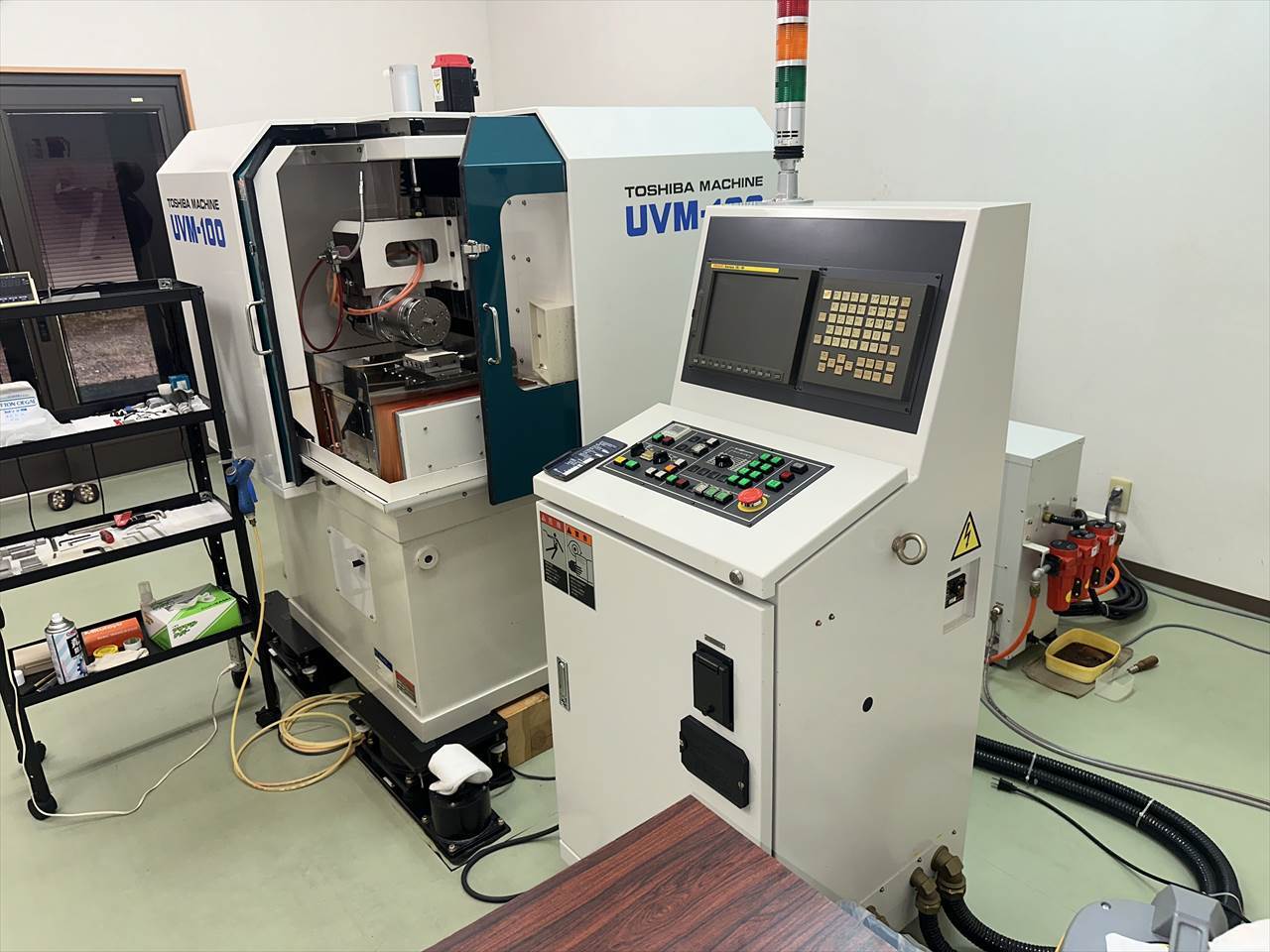 東芝機械(Ahibaura Machine) 超精密マシニングセンター UVM-100A