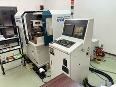 東芝機械(Ahibaura Machine) 超精密マシニングセンター UVM-100A