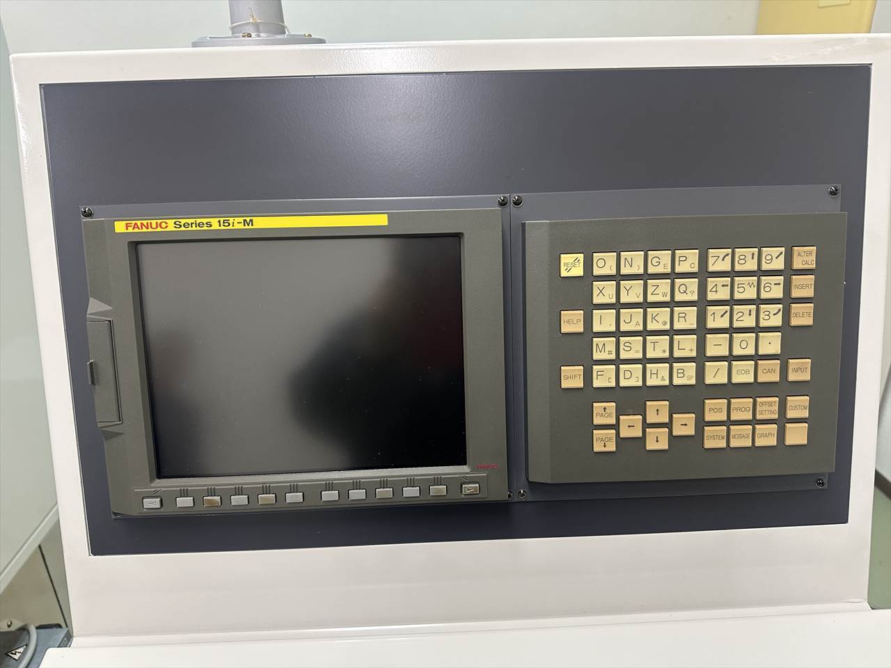 東芝機械(Ahibaura Machine) 超精密マシニングセンター UVM-100A